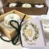 "Semplice", confezione regalo sapone artigianale (scatola 3 saponette e portasapone in legno)